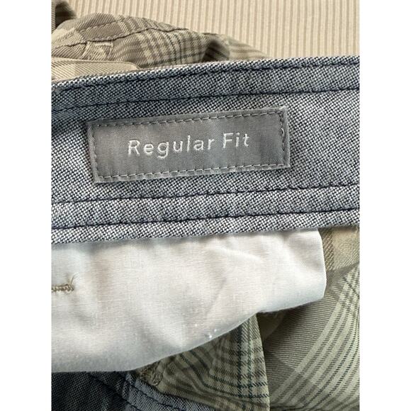 Columbia Regular Fit Plaid Shorts Gray 42x12 Cotton Blend Casual Golf - Picture 8 of 10